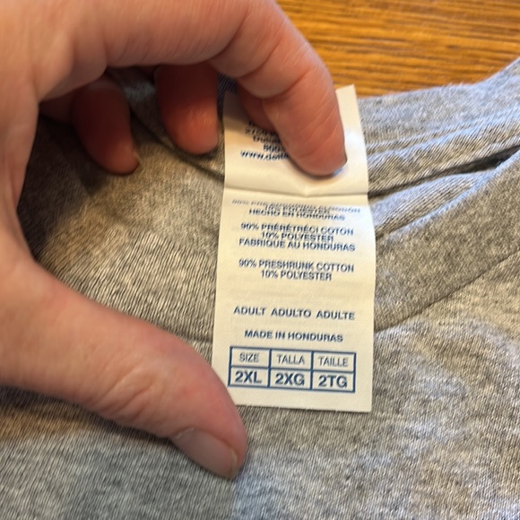 ✨ 3/$15 Handmade Disney Decal T-Shirt - Picture 3 of 5